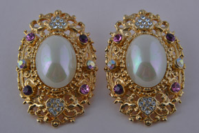 Earrings With Faux Pearls And Diamanté