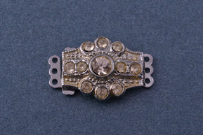 Rhodium Plated Vintage Clasp With Paste