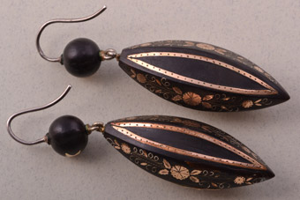 Victorian Piqué Earrings