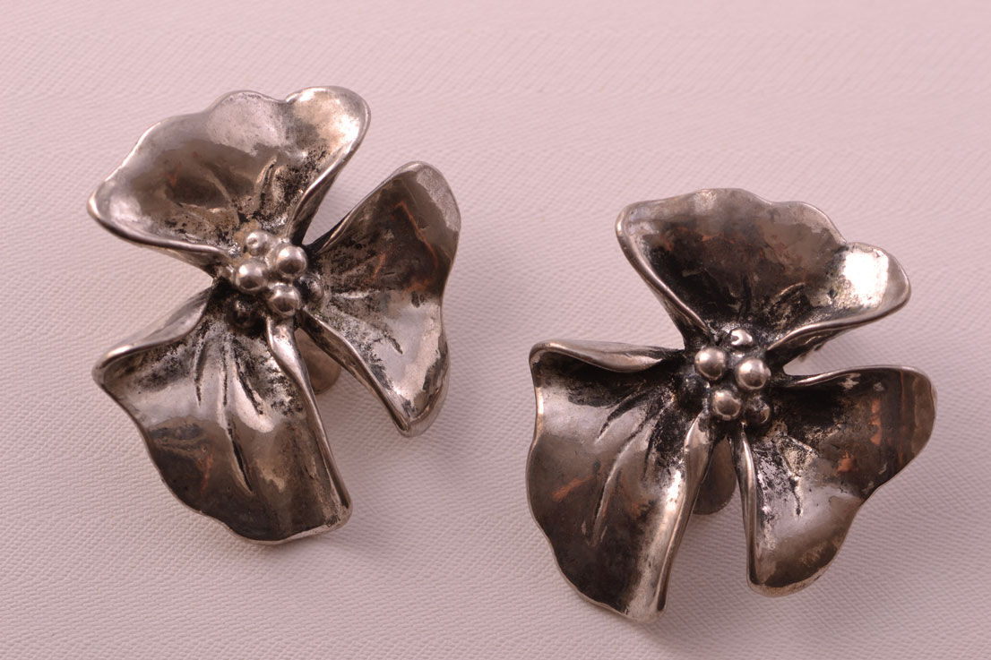Vintage Floral Clip On Earrings 63b19 | Amanda Appleby