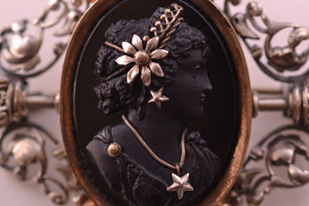 Vintage Cameo Brooch