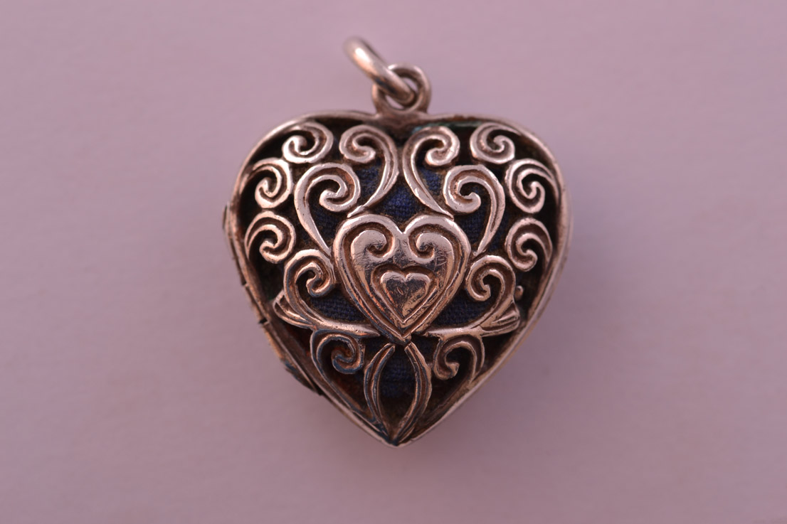 Silver Vintage Opening Heart Locket 954v22 | Amanda Appleby