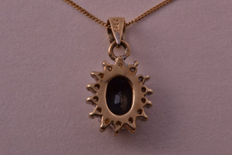 9ct Gold Modern Pendant